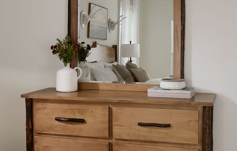 Bob Timberlake American Home Mountain Retreat 6 Drawer Dresser with Mirror Set